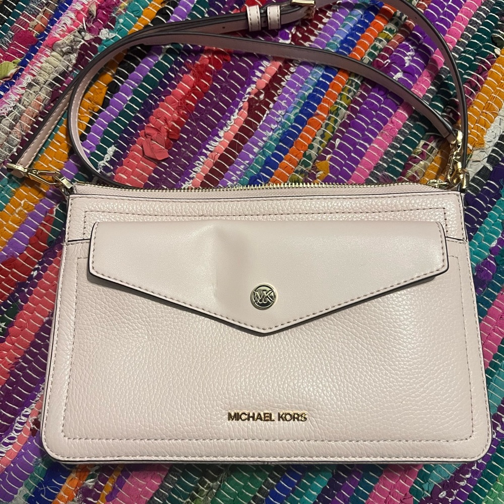Michael Kors Maisie Medium Pebbled Leather 3-in-1 Crossbody